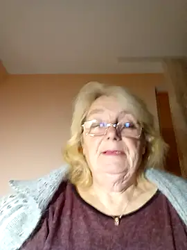 Snapshot of AmyLove353 chatting on November 4, 4:33 am AmyLove353 online show from November 4, 4:33 am