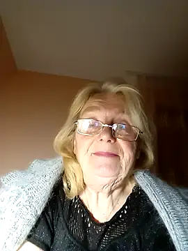 Snapshot of AmyLove353 chatting on November 9, 9:24 pm AmyLove353 online show from November 9, 9:24 pm