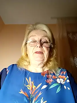 Snapshot of AmyLove353 chatting on November 19, 8:42 pm AmyLove353 online show from November 19, 8:42 pm