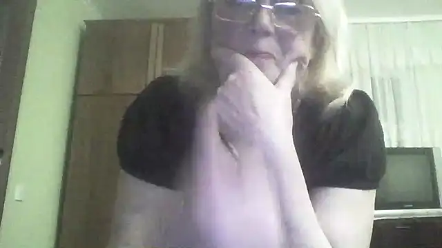 AmyLove353 online show from March 30, 9:16 pm