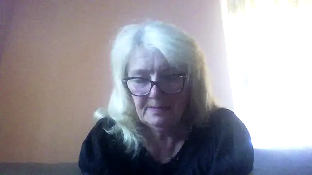 AmyLove353 online show from June 29, 3:35 am