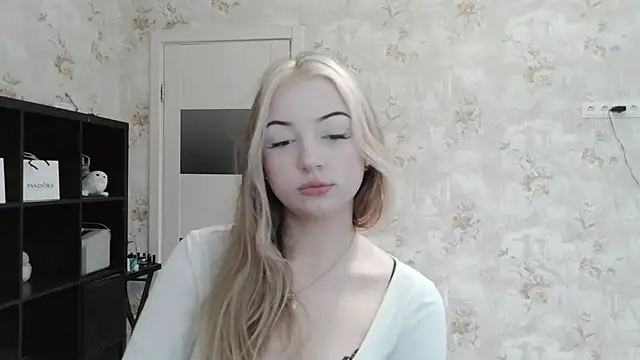  LunaLush  online show from October 21, 6:25 am