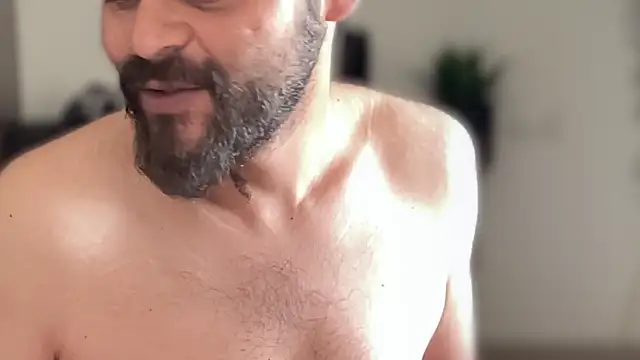 Snapshot of MakeMeAwareAah chatting on January 16, 3:32 am MakeMeAwareAah online show from January 16, 3:32 am