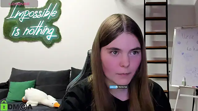 Snapshot of MiraaBloom chatting on October 20, 3:23 pm MiraaBloom online show from October 20, 3:23 pm