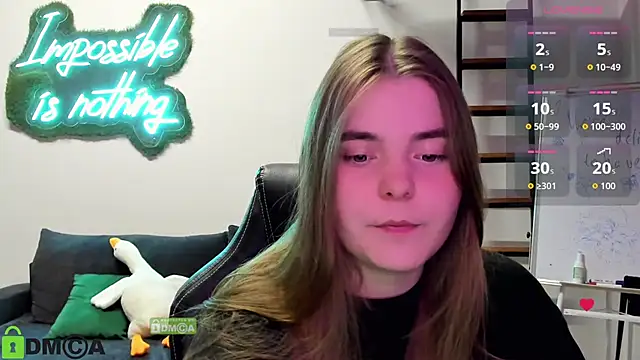 Snapshot of MiraaBloom chatting on November 3, 2:29 pm MiraaBloom online show from November 3, 2:29 pm