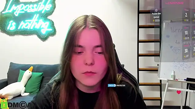 Snapshot of MiraaBloom chatting on November 10, 3:00 pm MiraaBloom online show from November 10, 3:00 pm