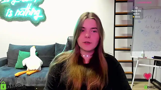 Snapshot of MiraaBloom chatting on November 11, 2:06 pm MiraaBloom online show from November 11, 2:06 pm