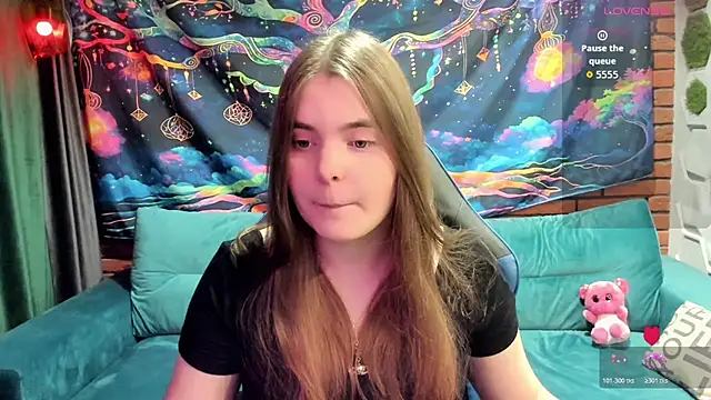 Snapshot of MiraaBloom chatting on December 4, 2:04 pm MiraaBloom online show from December 4, 2:04 pm