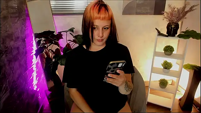 camilaa lux online show from March 10, 2:11 pm