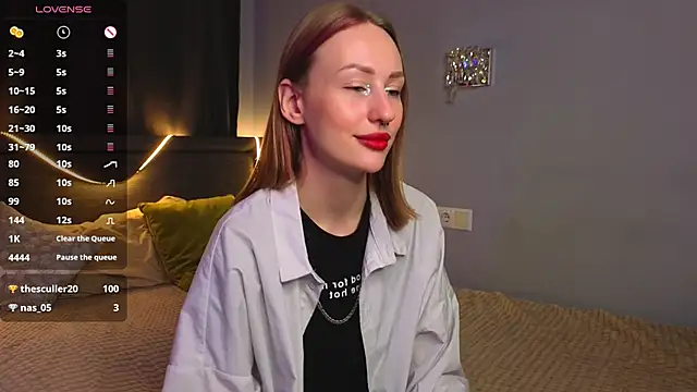 Snapshot of ZolaDickmann chatting on October 30, 8:05 am ZolaDickmann online show from October 30, 8:05 am