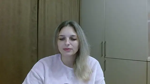 Snapshot of ElisSky301 chatting on October 28, 10:12 pm ElisSky301 online show from October 28, 10:12 pm