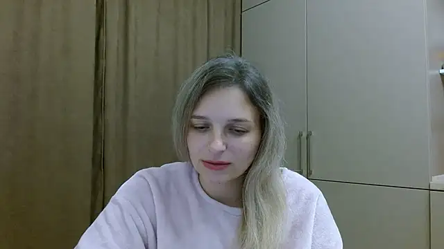 Snapshot of ElisSky301 chatting on November 1, 9:17 pm ElisSky301 online show from November 1, 9:17 pm