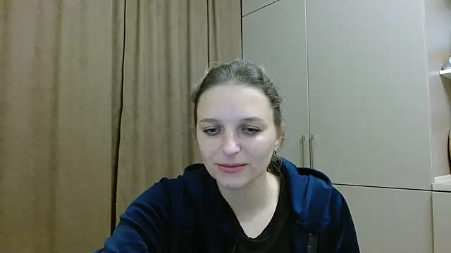 Snapshot of ElisSky301 chatting on November 2, 10:23 pm ElisSky301 online show from November 2, 10:23 pm