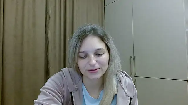 Snapshot of ElisSky301 chatting on November 5, 11:16 pm ElisSky301 online show from November 5, 11:16 pm