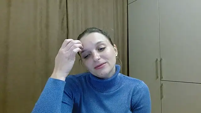 Snapshot of ElisSky301 chatting on November 7, 10:32 pm ElisSky301 online show from November 7, 10:32 pm