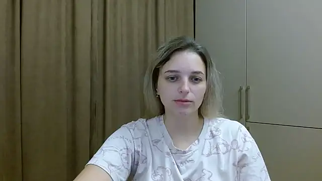 Snapshot of ElisSky301 chatting on November 13, 11:03 pm ElisSky301 online show from November 13, 11:03 pm