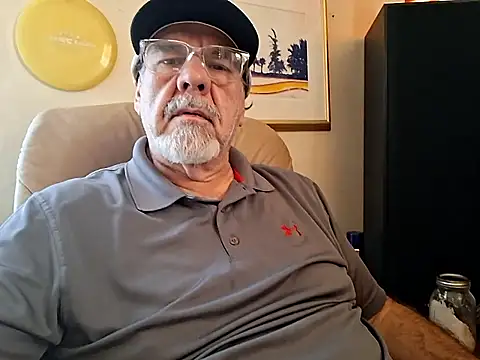 Snapshot of pena633 chatting on November 17, 1:17 pm pena633 online show from November 17, 1:17 pm