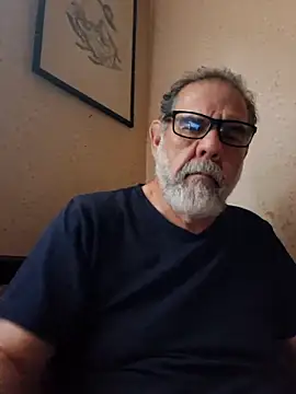 Snapshot of pena633 chatting on May 9, 12:16 am pena633 online show from May 9, 12:16 am