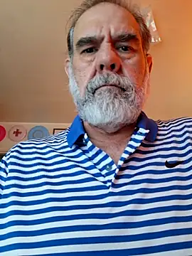 Snapshot of pena633 chatting on May 20, 12:11 pm pena633 online show from May 20, 12:11 pm