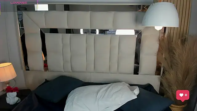 Snapshot of AnguelJones chatting on November 28, 4:26 am AnguelJones online show from November 28, 4:26 am