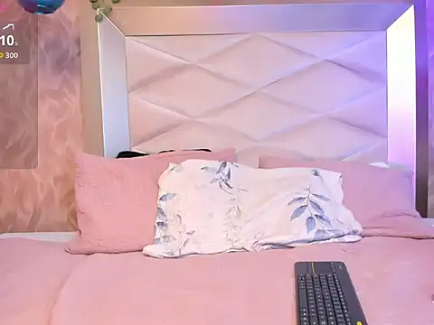 Snapshot of HaryBlair chatting on October 25, 10:26 pm HaryBlair online show from October 25, 10:26 pm