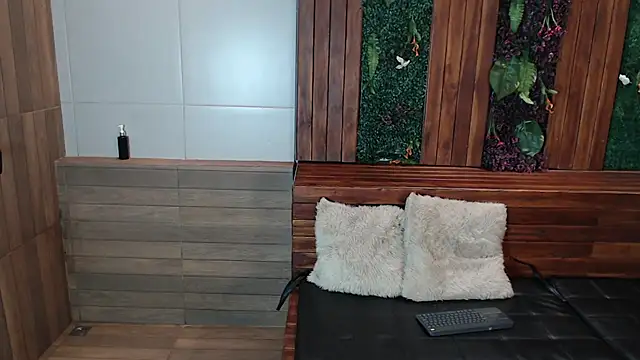 Snapshot of Lil_James chatting on November 13, 7:46 pm Lil James online show from November 13, 7:46 pm