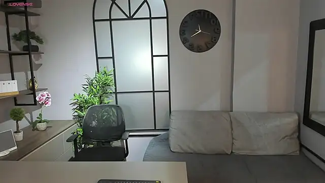 Snapshot of Lil_James chatting on December 18, 7:31 pm Lil James online show from December 18, 7:31 pm