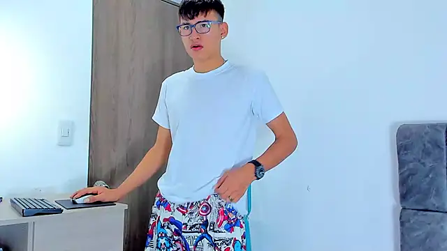 Snapshot of Nicolas_Torres_ chatting on November 8, 3:07 am Nicolas Torres online show from November 8, 3:07 am