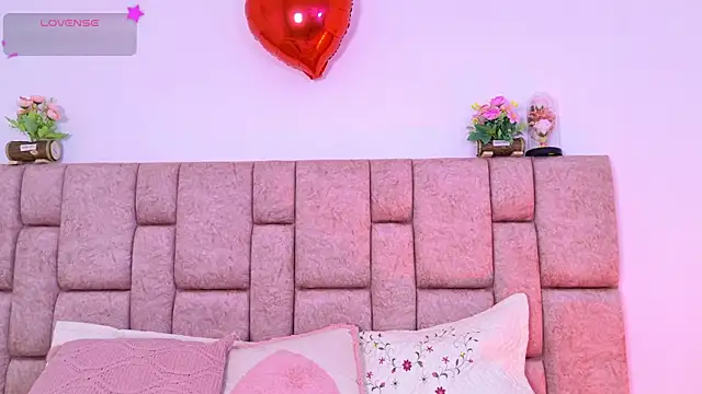 Snapshot of Karina_Wong chatting on October 22, 7:57 pm Karina Wong online show from October 22, 7:57 pm