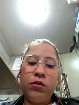 Snapshot of TamySweet69 chatting on November 13, 3:33 pm TamySweet69 online show from November 13, 3:33 pm