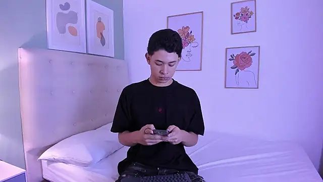 ApoloRicci online show from December 14, 7:29 pm