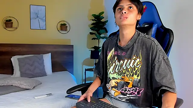 Snapshot of MartinnaGrecco chatting on November 10, 8:41 pm MartinnaGrecco online show from November 10, 8:41 pm