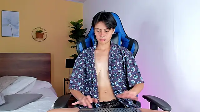 Snapshot of MartinnaGrecco chatting on November 14, 8:29 pm MartinnaGrecco online show from November 14, 8:29 pm