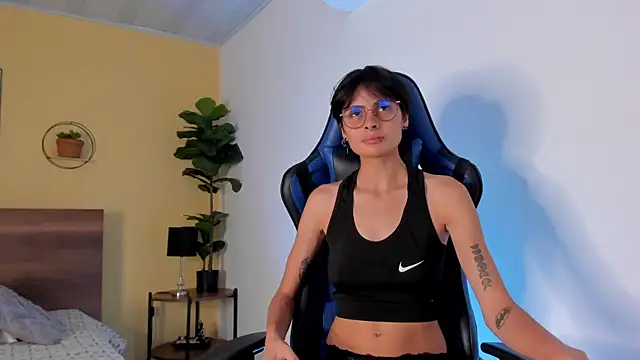 Snapshot of MartinnaGrecco chatting on November 17, 8:58 pm MartinnaGrecco online show from November 17, 8:58 pm