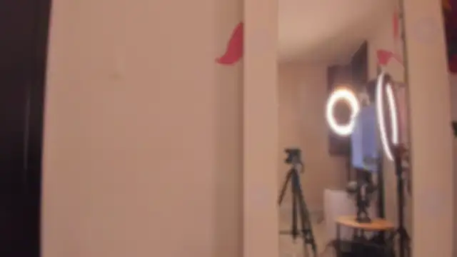 YariRose online show from February 5, 2:22 pm