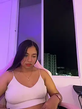 Snapshot of aly_nicols chatting on October 28, 12:36 am aly nicols online show from October 28, 12:36 am