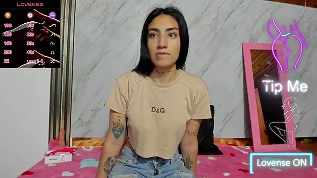 Snapshot of Sasha_Blonde chatting on October 31, 2:07 pm Sasha Blonde online show from October 31, 2:07 pm