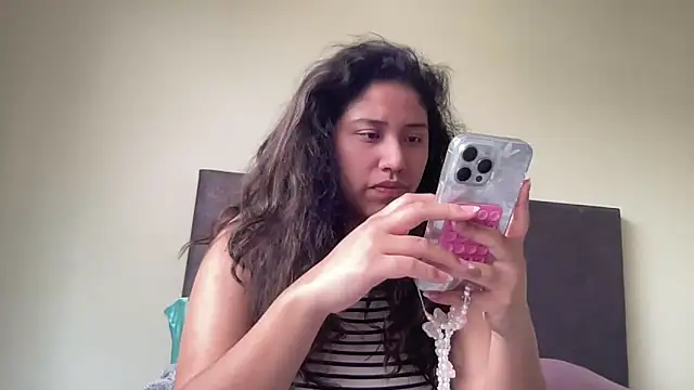 Snapshot of Kmiii21 chatting on October 29, 3:25 pm Kmiii21 online show from October 29, 3:25 pm