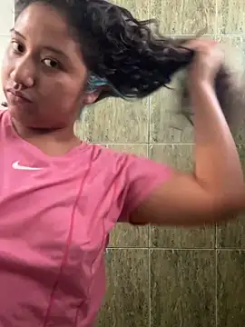 Snapshot of Kmiii21 chatting on February 9, 8:35 pm Kmiii21 online show from February 9, 8:35 pm