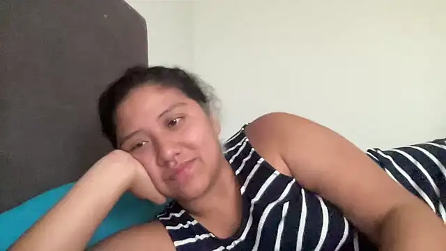 Snapshot of Kmiii21 chatting on February 18, 8:38 pm Kmiii21 online show from February 18, 8:38 pm