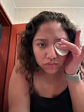 Snapshot of Kmiii21 chatting on March 10, 5:34 am Kmiii21 online show from March 10, 5:34 am