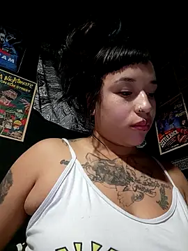 Snapshot of Isis_Bathory chatting on October 29, 1:19 am Isis Bathory online show from October 29, 1:19 am