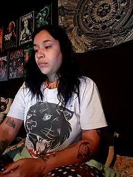 Snapshot of Isis_Bathory chatting on November 20, 2:06 pm Isis Bathory online show from November 20, 2:06 pm