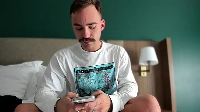 Snapshot of bobbyatx chatting on November 27, 9:17 pm bobbyatx online show from November 27, 9:17 pm