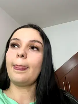 Snapshot of Selena_Roa chatting on November 4, 12:32 am Selena Roa online show from November 4, 12:32 am