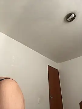 Snapshot of Selena_Roa chatting on November 22, 4:17 pm Selena Roa online show from November 22, 4:17 pm