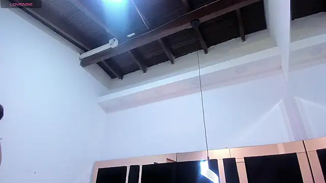 mirandaduboiss online show from February 25, 5:11 pm