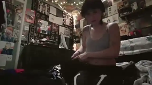 Snapshot of kutekiwi chatting on October 22, 5:41 am kutekiwi online show from October 22, 5:41 am