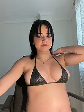 alanaof1 online show from July 10, 7:49 pm