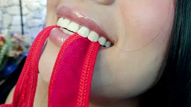 mia roux1 online show from December 4, 5:54 pm